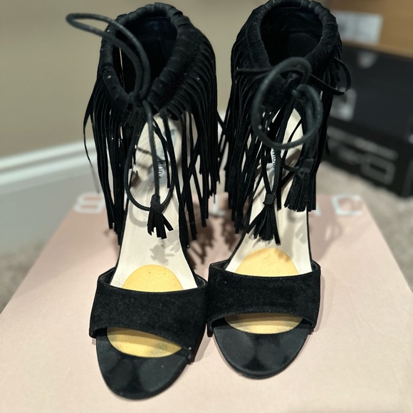 Black fringe heels - Picture 6 of 7